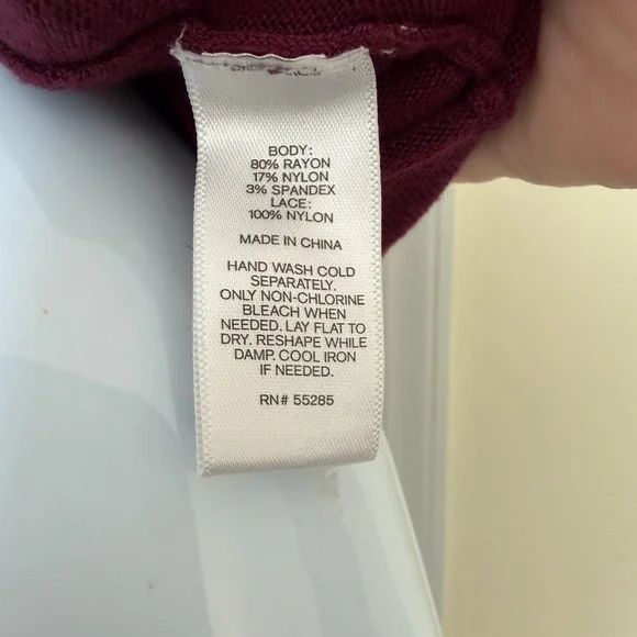 Express 3/4 length sleeves Burgundy Top with Black Lace Detail - Picture 4 of 6